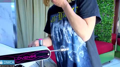 Salome Nena cupcake online show from February 2, 10:58 am