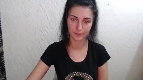 Nensy online show from December 22, 3:31 pm