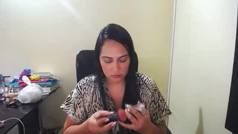 Snapshot of neny445 chatting on December 26, 1:54 pm kelly lopez online show from December 26, 1:54 pm