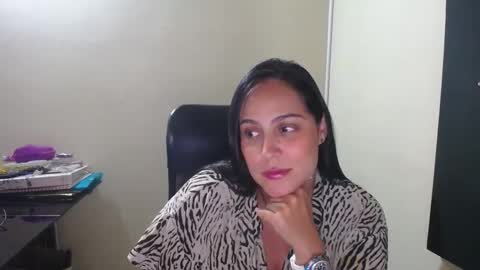 Snapshot of neny445 chatting on March 4, 7:54 pm kelly lopez online show from March 4, 7:54 pm
