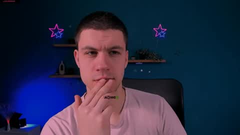 neo_raze_ online show from March 22, 8:01 pm