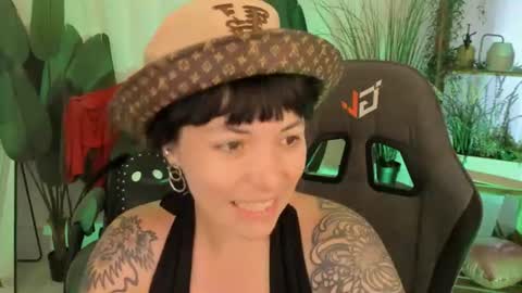 Snapshot of neogeisha28 chatting on July 31, 7:30 am Neo Geisha online show from July 31, 7:30 am