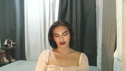 neomi online show from November 28, 2:42 pm