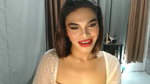 neomi online show from April 19, 4:28 pm