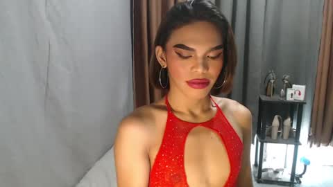 neomi online show from July 13, 3:48 pm