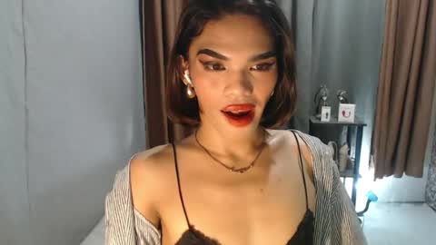 neomi online show from July 25, 11:13 pm
