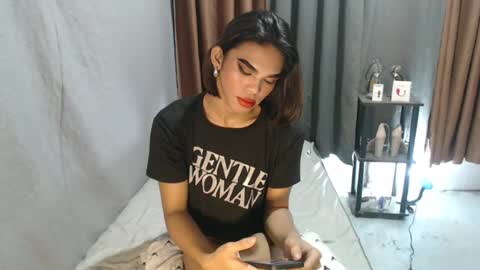 neomi online show from July 28, 1:23 am