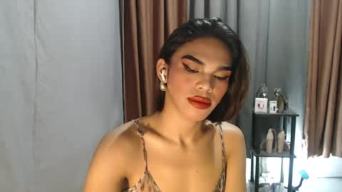 neomi online show from July 29, 12:53 am
