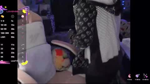 Snapshot of nerdy_squirty chatting on February 13, 4:19 am NerdySquirty online show from February 13, 4:19 am