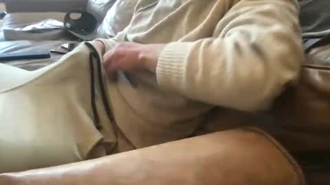 nerdyboi22 online show from February 22, 7:47 pm