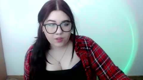 nereia online show from April 2, 7:17 am