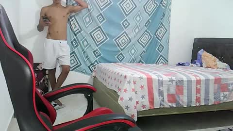 Snapshot of nerek_master chatting on November 11, 7:58 pm nerek master online show from November 11, 7:58 pm