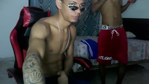 Snapshot of nerek_master chatting on November 17, 8:25 pm nerek master online show from November 17, 8:25 pm