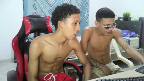 Snapshot of nerek_master chatting on December 2, 9:32 pm nerek master online show from December 2, 9:32 pm