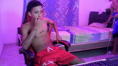 Snapshot of nerek_master chatting on December 3, 9:02 pm nerek master online show from December 3, 9:02 pm