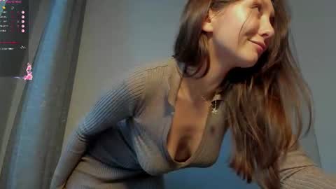 Snapshot of nerenuu_ chatting on July 12, 11:56 am Nessa online show from July 12, 11:56 am
