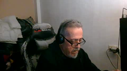 neron401 online show from April 19, 8:33 pm