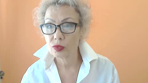 NessyJenixs online show from September 20, 7:20 am