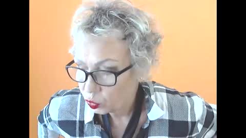 NessyJenixs online show from October 7, 8:11 am