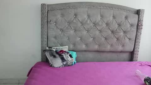 nesuko_kamado online show from September 18, 4:20 pm