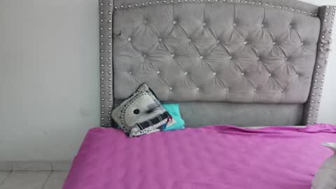 nesuko_kamado online show from October 10, 7:35 pm