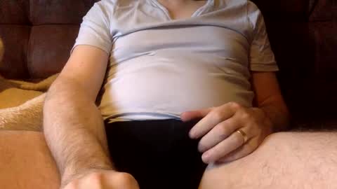 Snapshot of neu242gierig chatting on February 12, 7:34 am Neu242Gierig online show from February 12, 7:34 am