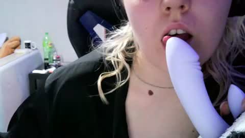 never_enoughh online show from July 8, 6:56 pm