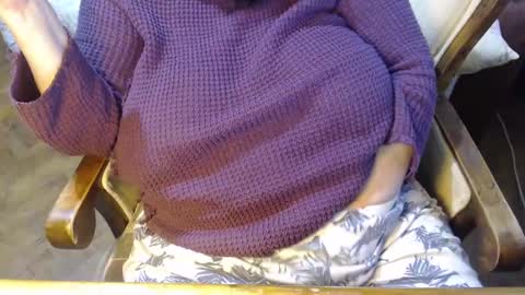 Snapshot of new_milf chatting on December 15, 5:45 am Lilly online show from December 15, 5:45 am