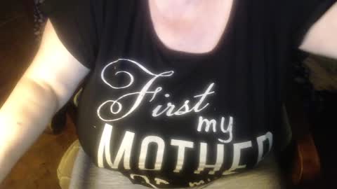 Snapshot of new_milf chatting on December 29, 7:53 pm Lilly online show from December 29, 7:53 pm