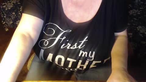 Snapshot of new_milf chatting on December 31, 2:58 pm Lilly online show from December 31, 2:58 pm