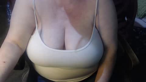 Snapshot of new_milf chatting on January 2, 3:40 pm Lilly online show from January 2, 3:40 pm