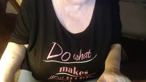 Snapshot of new_milf chatting on January 9, 3:55 pm Lilly online show from January 9, 3:55 pm