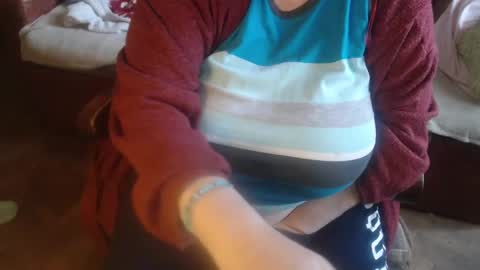 Snapshot of new_milf chatting on January 21, 12:29 pm Lilly online show from January 21, 12:29 pm