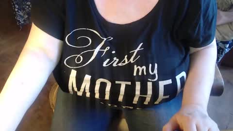 Snapshot of new_milf chatting on January 28, 10:23 am Lilly online show from January 28, 10:23 am