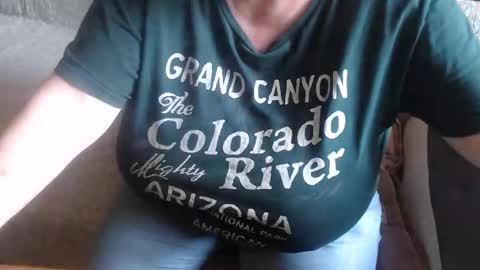 Snapshot of new_milf chatting on September 11, 9:53 am Lilly online show from September 11, 9:53 am