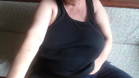 Snapshot of new_milf chatting on September 12, 10:48 am Lilly online show from September 12, 10:48 am