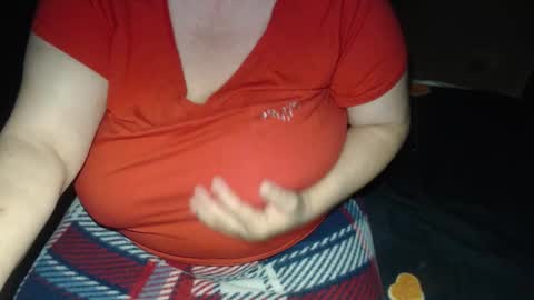 Snapshot of new_milf chatting on September 27, 2:27 am Lilly online show from September 27, 2:27 am