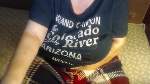 Snapshot of new_milf chatting on October 14, 2:56 am Lilly online show from October 14, 2:56 am