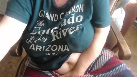 Snapshot of new_milf chatting on October 19, 6:58 am Lilly online show from October 19, 6:58 am