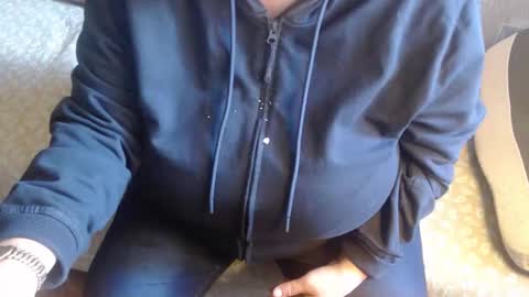 Snapshot of new_milf chatting on October 21, 9:43 am Lilly online show from October 21, 9:43 am