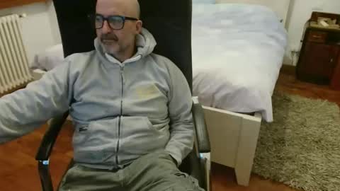 simi online show from February 23, 7:50 am