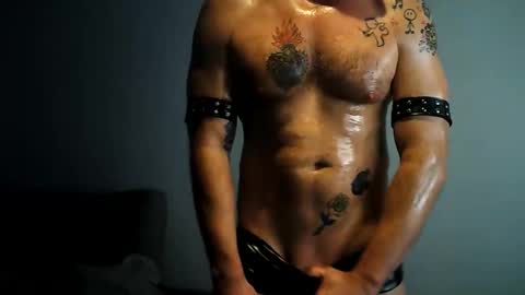 newcamboy1 online show from April 2, 1:03 am