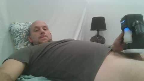 Snapshot of newicartman chatting on February 12, 12:55 pm newicartman online show from February 12, 12:55 pm