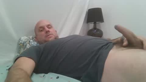 Snapshot of newicartman chatting on February 17, 12:45 pm newicartman online show from February 17, 12:45 pm