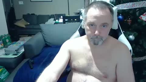 Snapshot of newvvorld chatting on December 30, 5:02 pm NewWorld online show from December 30, 5:02 pm