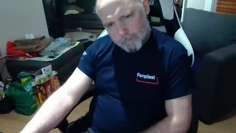 Snapshot of newvvorld chatting on January 30, 10:51 pm NewWorld online show from January 30, 10:51 pm