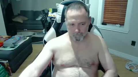 Snapshot of newvvorld chatting on February 24, 10:25 pm NewWorld online show from February 24, 10:25 pm