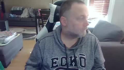 Snapshot of newvvorld chatting on September 20, 7:04 pm NewWorld online show from September 20, 7:04 pm