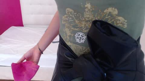 nextdoor_fantasy online show from January 31, 10:52 am