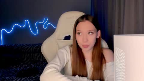 Mina online show from February 7, 1:26 pm